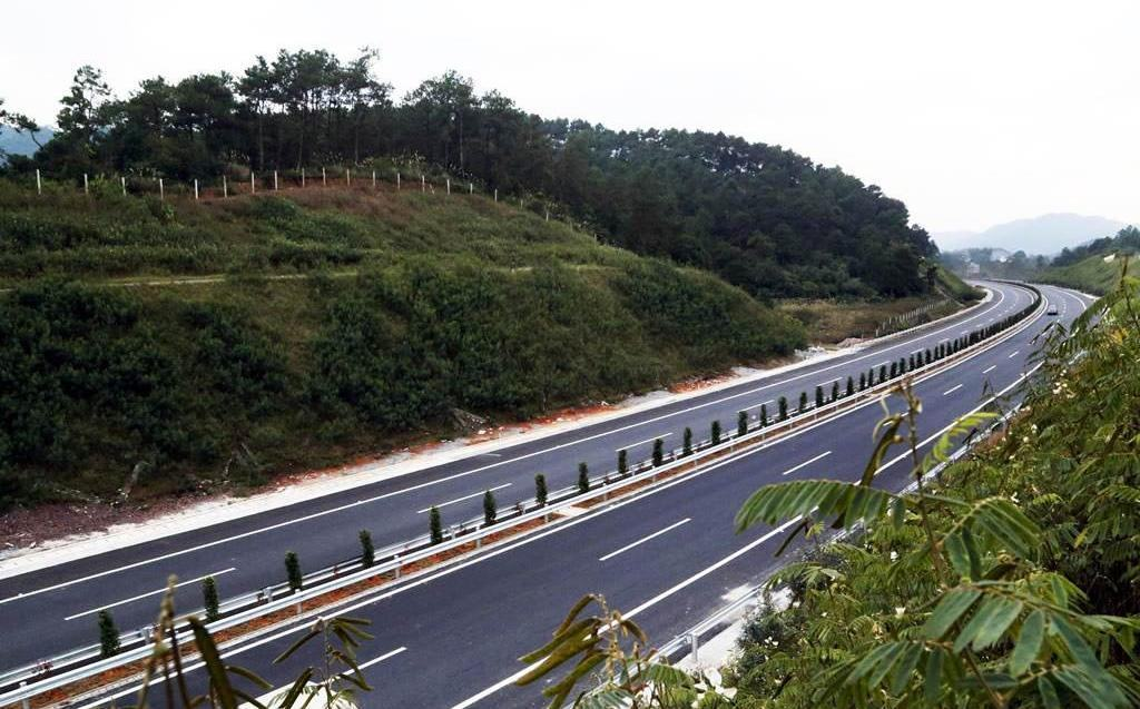 冬奥会外围公路保障项目小大路改建工程完工