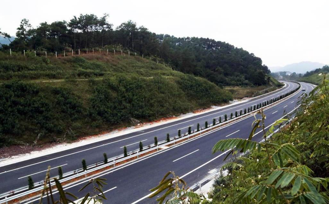 公路边坡变形的原因和监测系统介绍